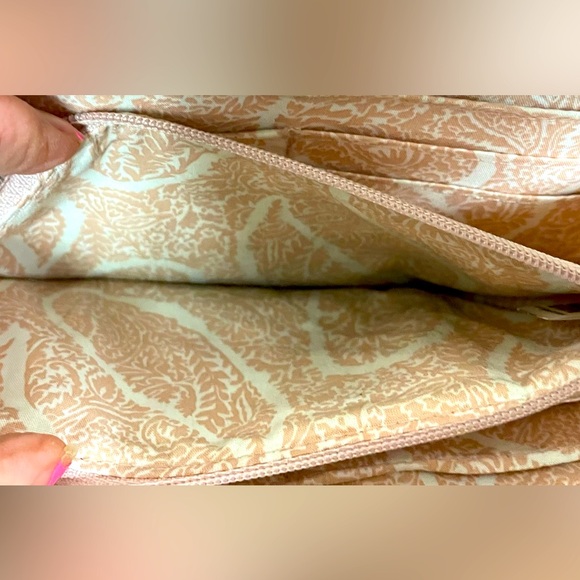 Vera Bradley Leather Zip Around Wallet Light Pink in nice preowned condition - Picture 9 of 13